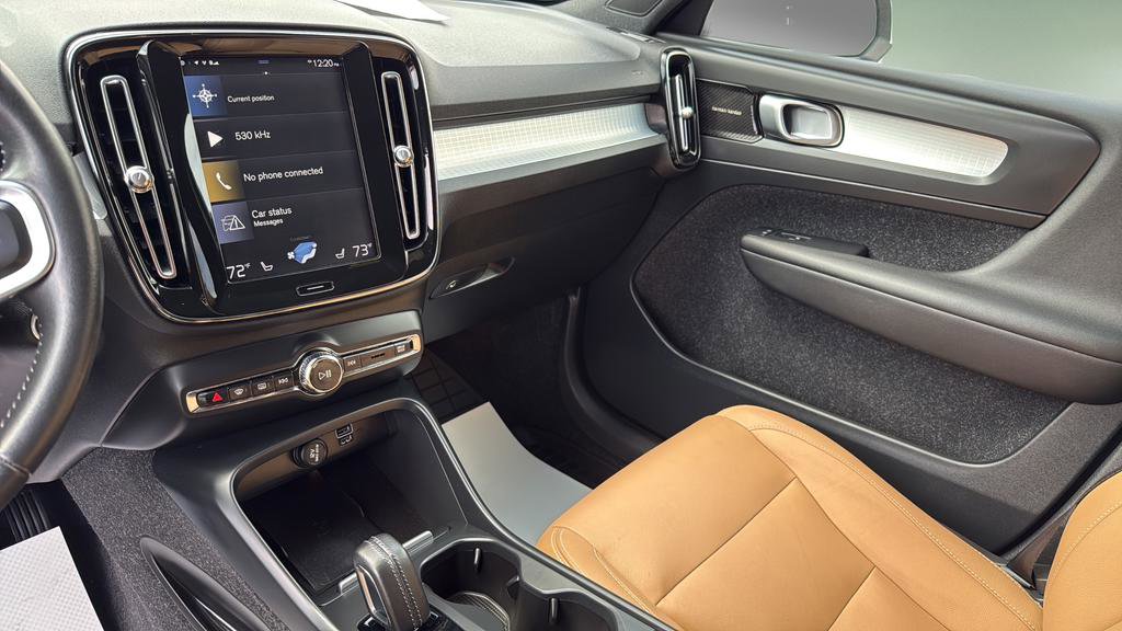 Used 2019 Volvo XC40 T5 Momentum image 25