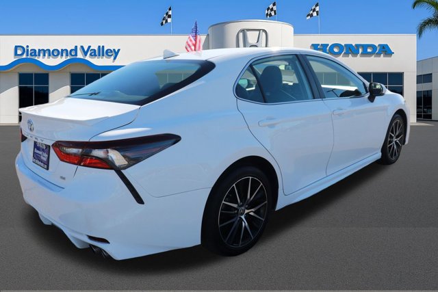 Used 2023 Toyota Camry SE image 6