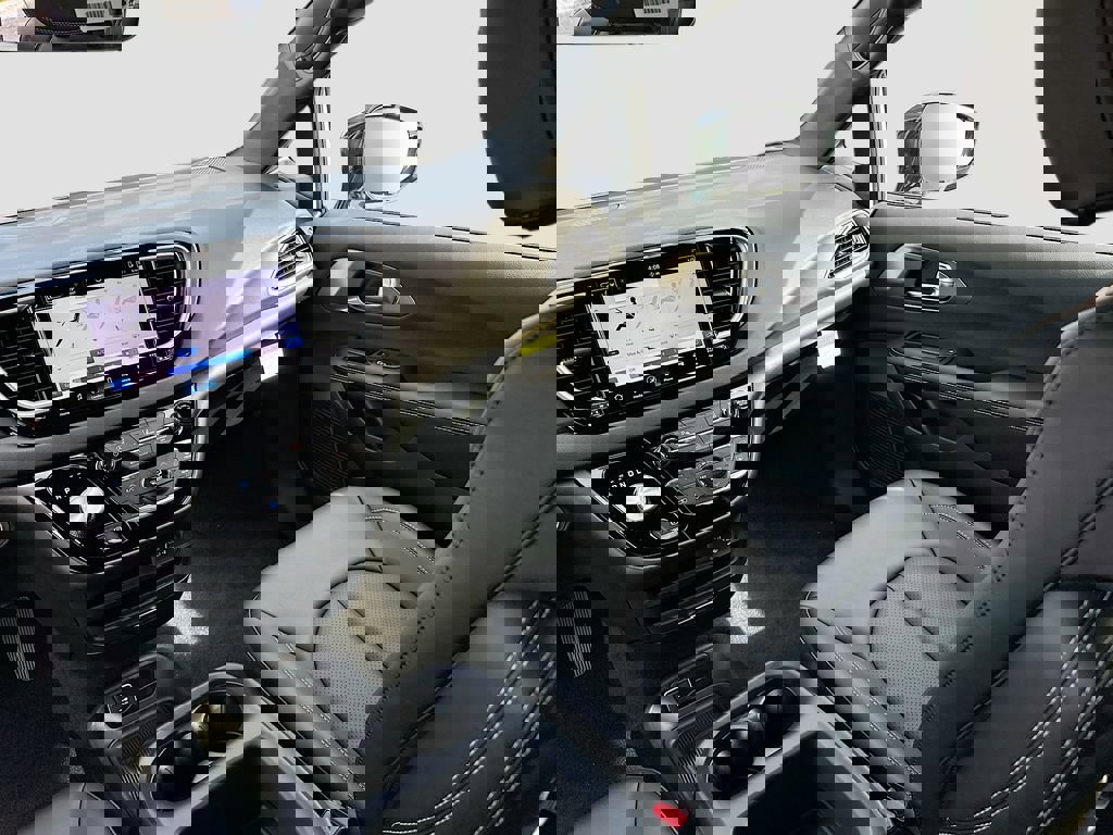 New 2026 Chrysler Voyager LX image 30