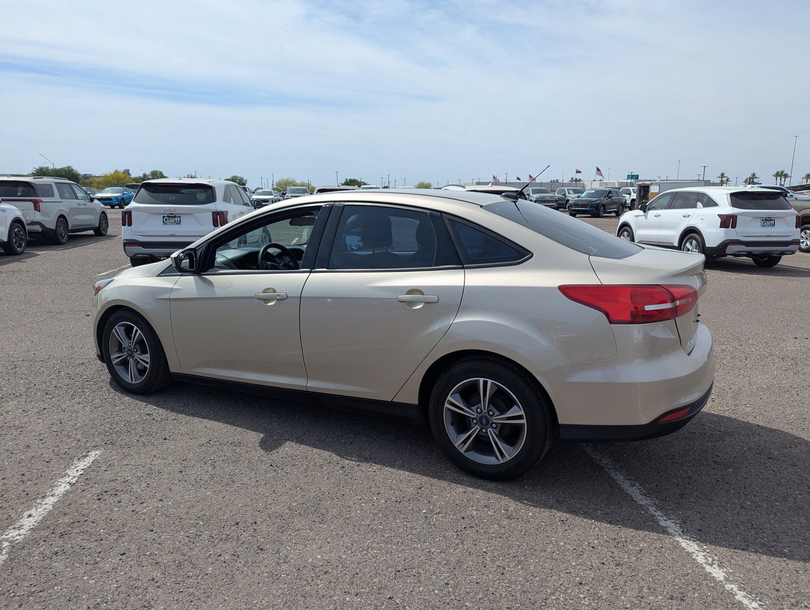 Used 2018 Ford Focus SE w/ SE Appearance Package image 3