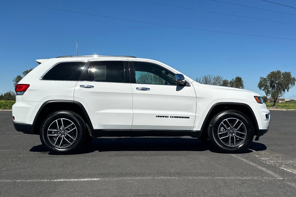 Used 2019 Jeep Grand Cherokee Limited image 3