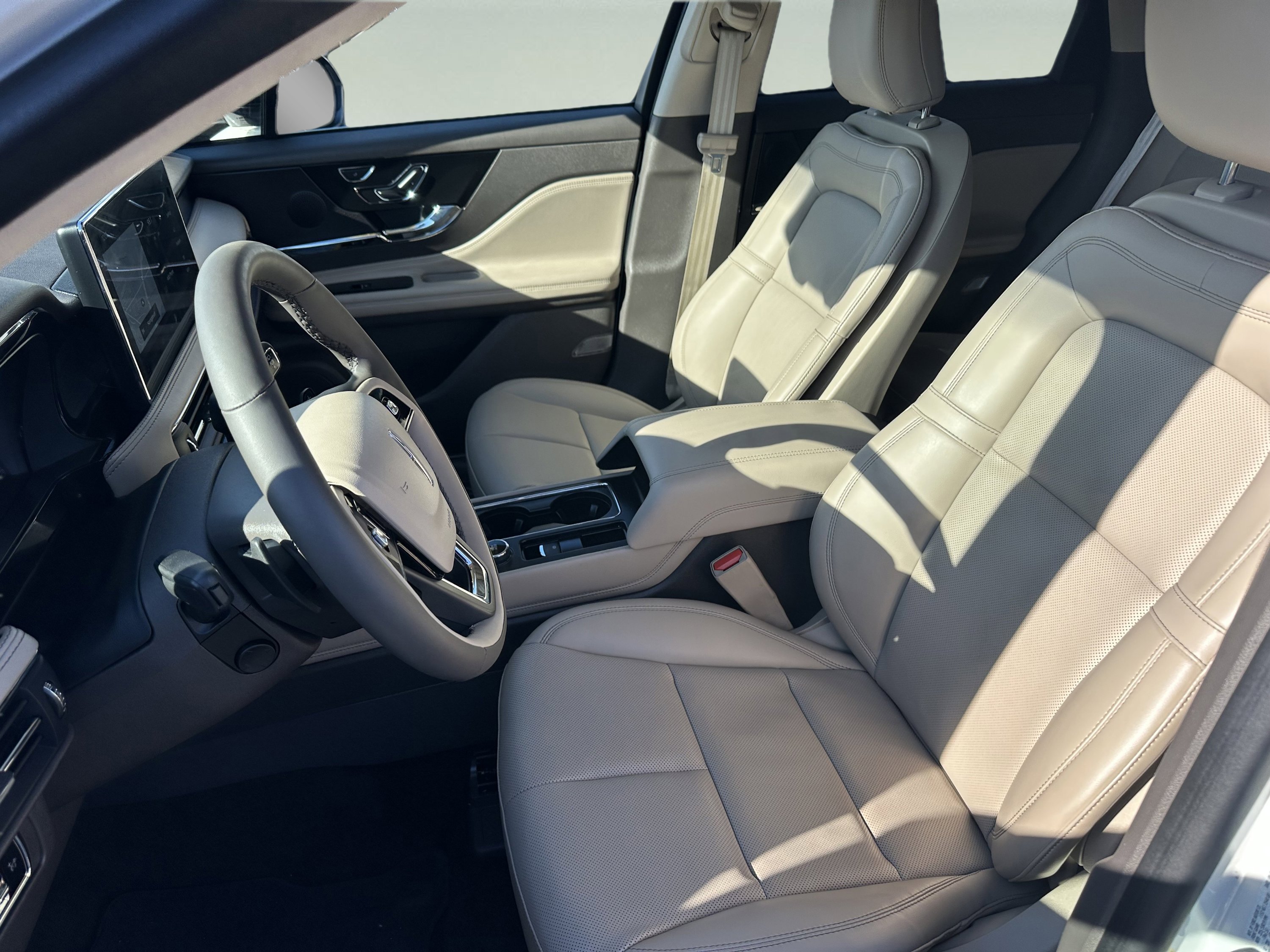 Certified 2023 Lincoln Corsair AWD w/ Equipment Group 101A image 9