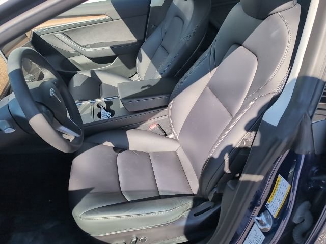 Used 2023 Tesla Model 3 Standard Range image 9