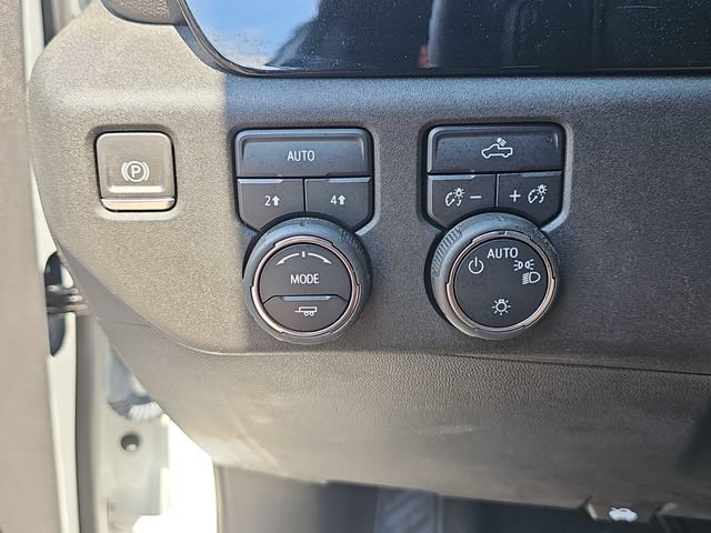Used 2023 Chevrolet Silverado 1500 LT AWD/4WD image 31
