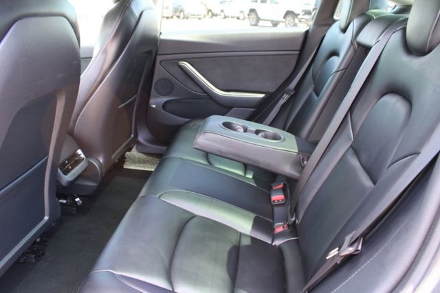 Used 2022 Tesla Model 3 Long Range AWD/4WD image 30