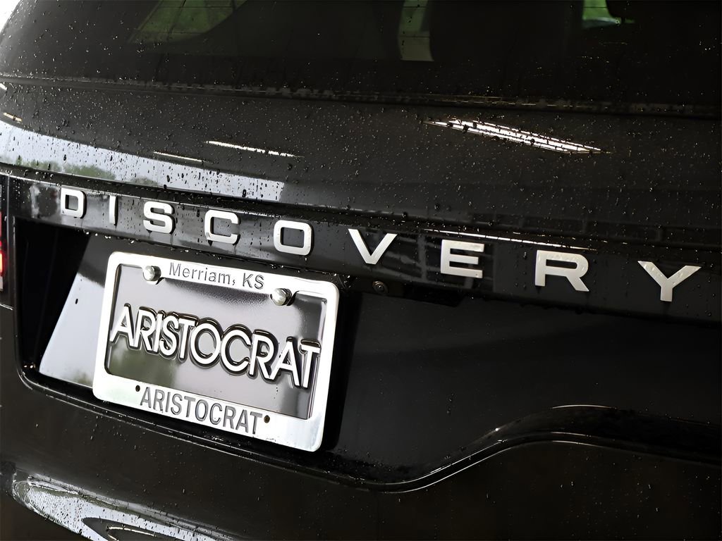 Used 2025 Land Rover Discovery Metropolitan Edition AWD/4WD image 18