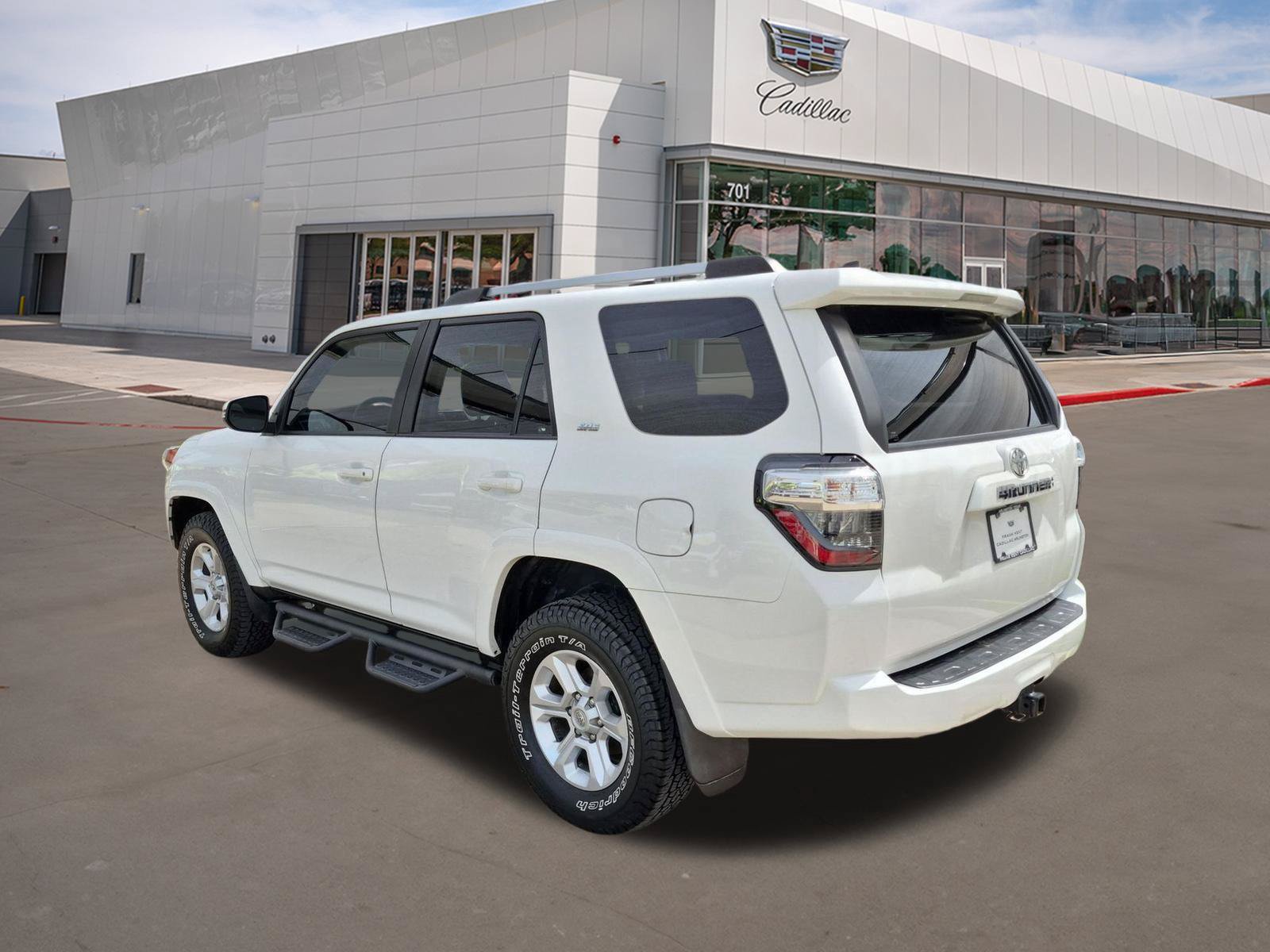 Used 2022 Toyota 4Runner SR5 Premium w/ Moonroof Package AWD/4WD image 4