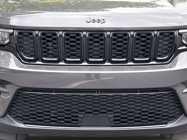 Certified 2024 Jeep Grand Cherokee Altitude AWD/4WD image 24