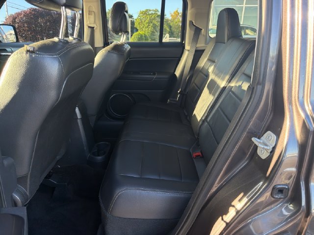 Used 2015 Jeep Patriot High Altitude AWD/4WD image 28