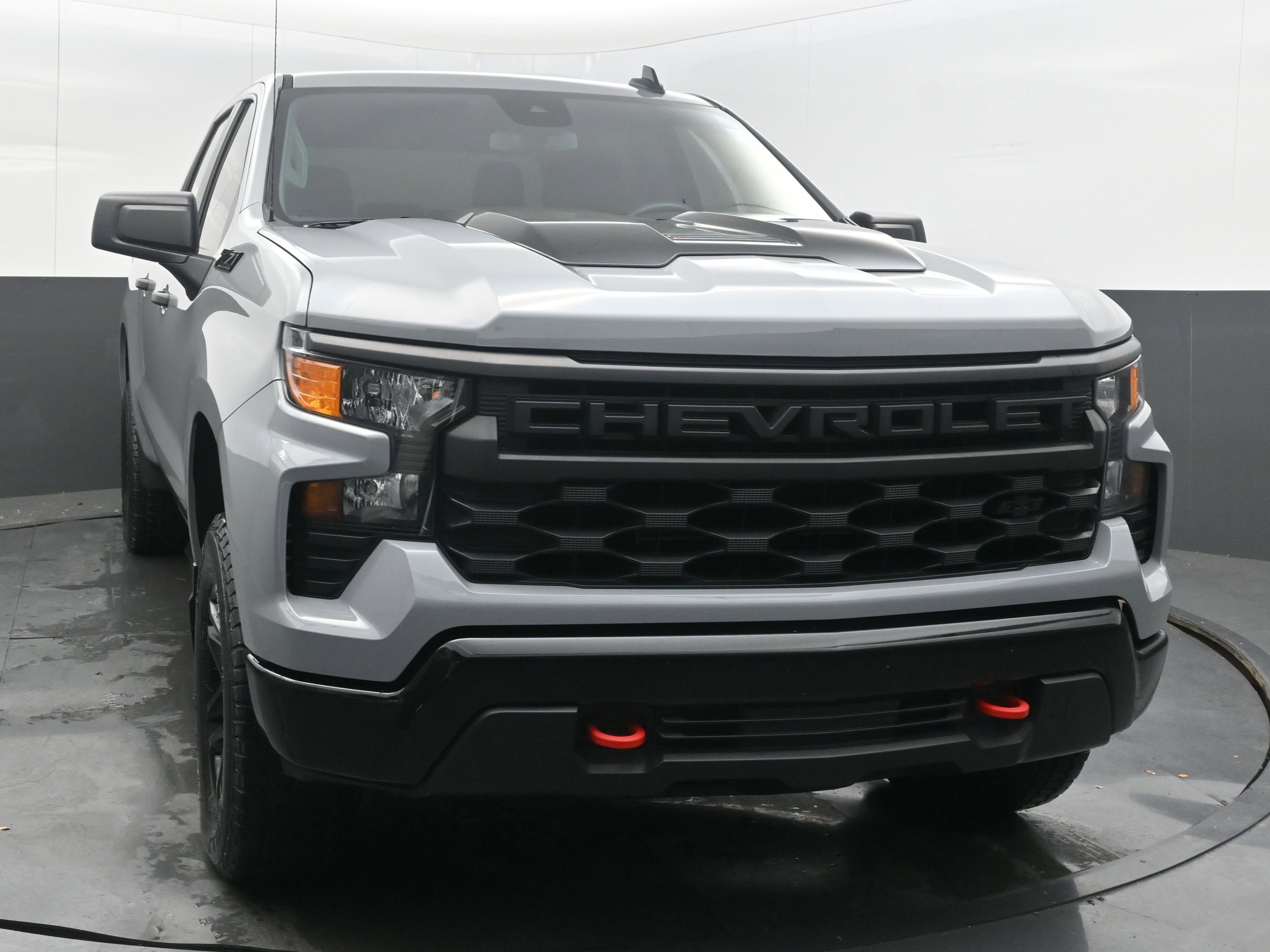 Used 2024 Chevrolet Silverado 1500 Custom Trail Boss w/ LPO, Dark Essentials Package AWD/4WD image 3