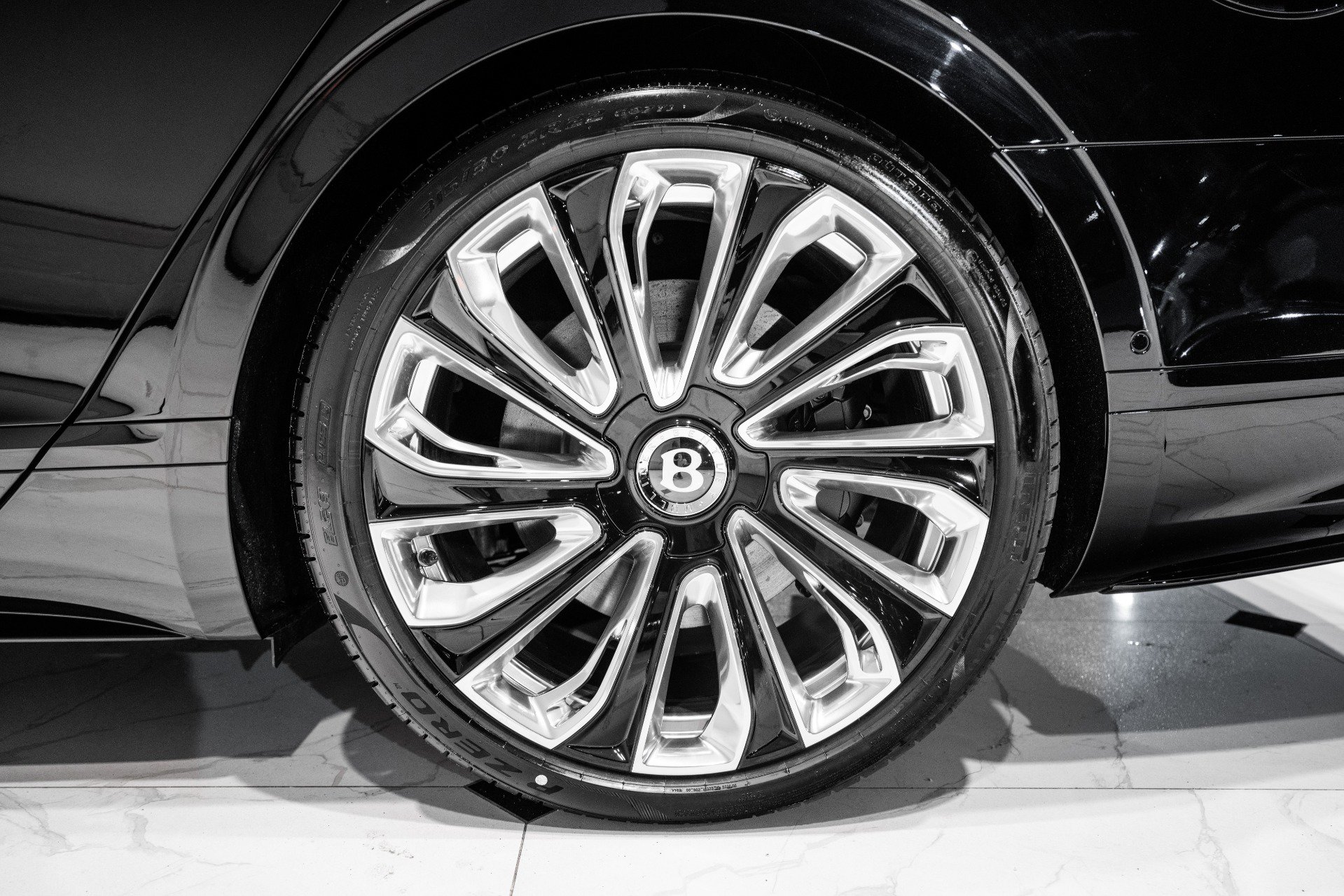 New 2026 Bentley Flying Spur Plug-In Hybrid image 17