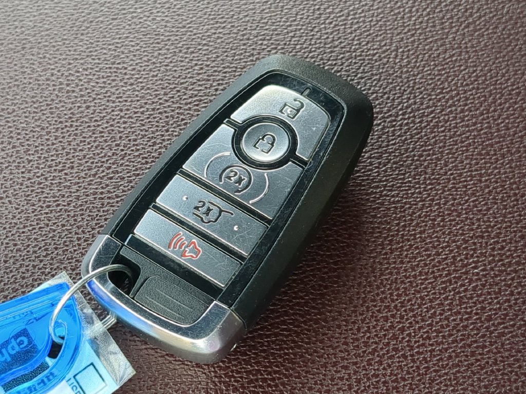Used 2023 Ford Expedition Limited AWD/4WD image 39