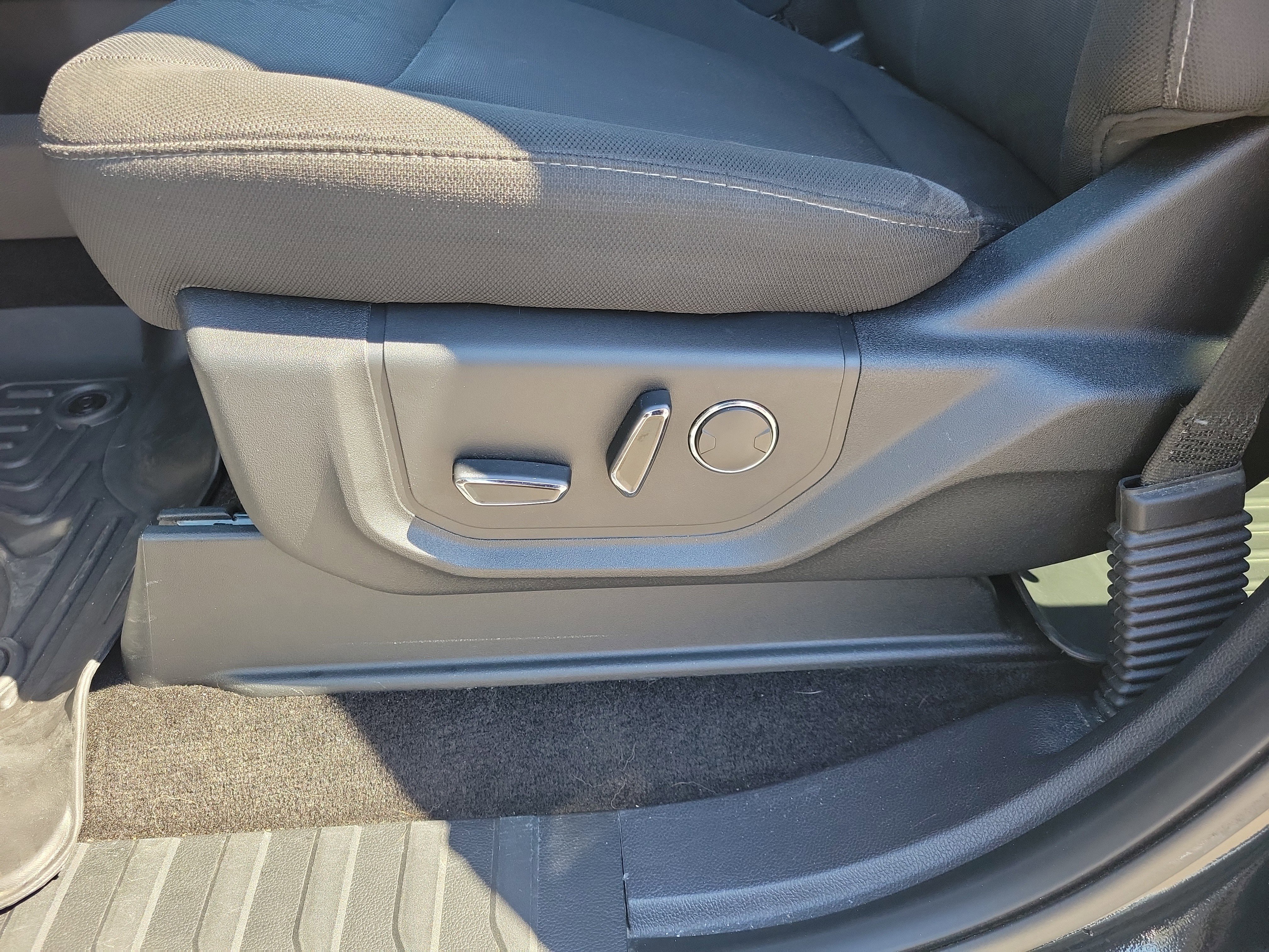 Used 2018 Ford F150 XLT w/ Equipment Group 302A Luxury image 9