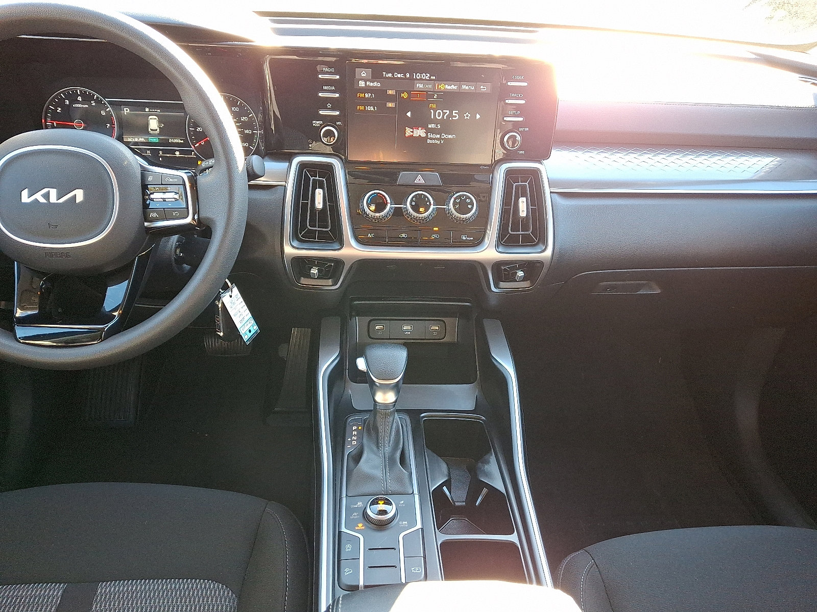 Used 2023 Kia Sorento LX image 15