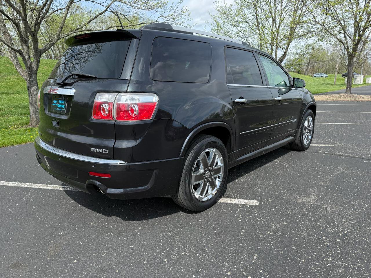 Used 2011 GMC Acadia Denali AWD/4WD image 3