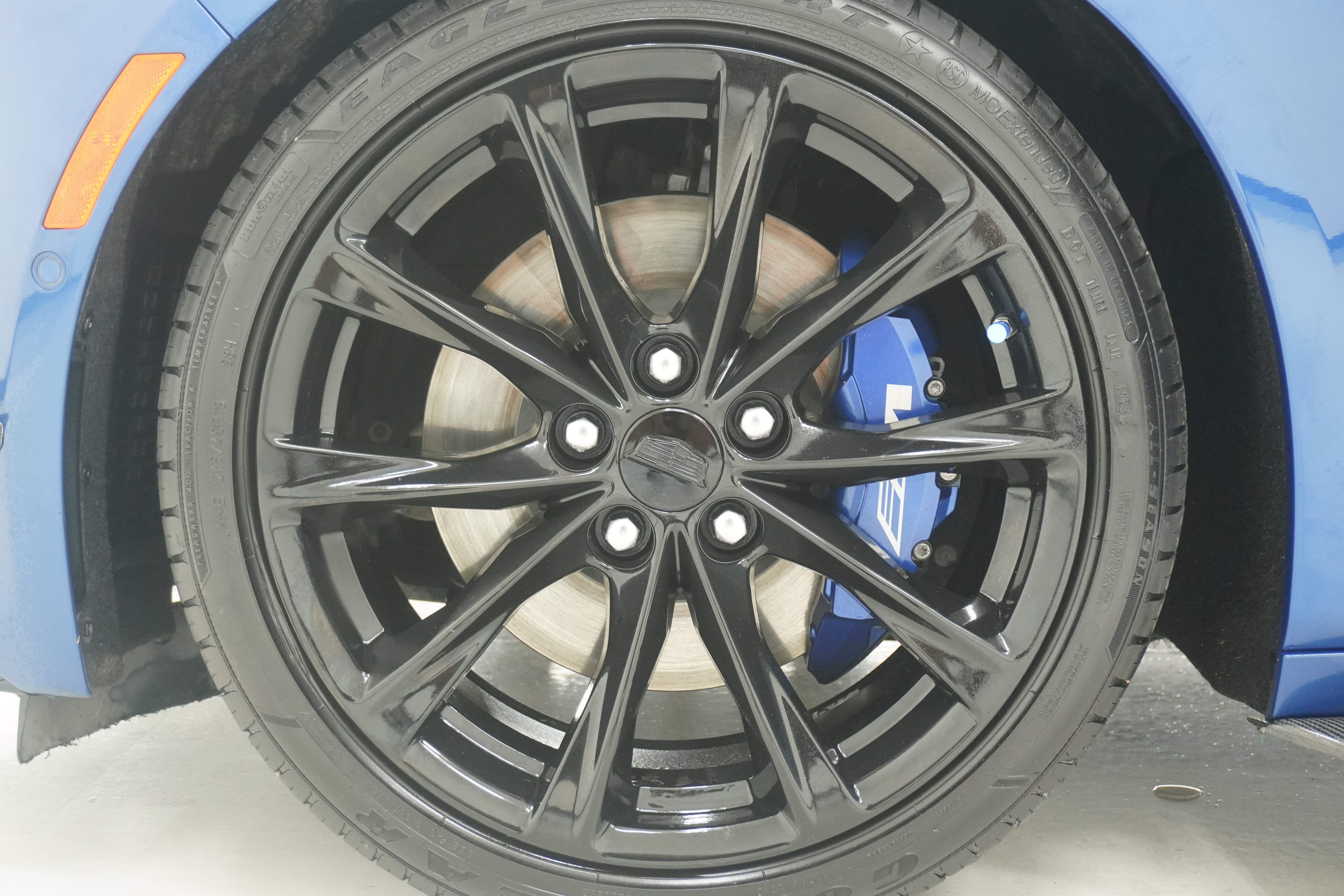 Used 2023 Cadillac CT5 V w/ Platinum Package RWD image 38