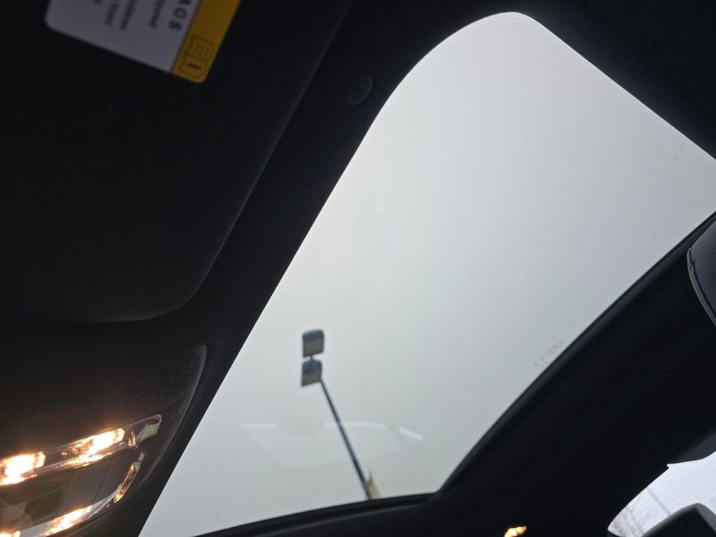 Used 2025 Mercedes-Benz CLA 250 4MATIC image 3