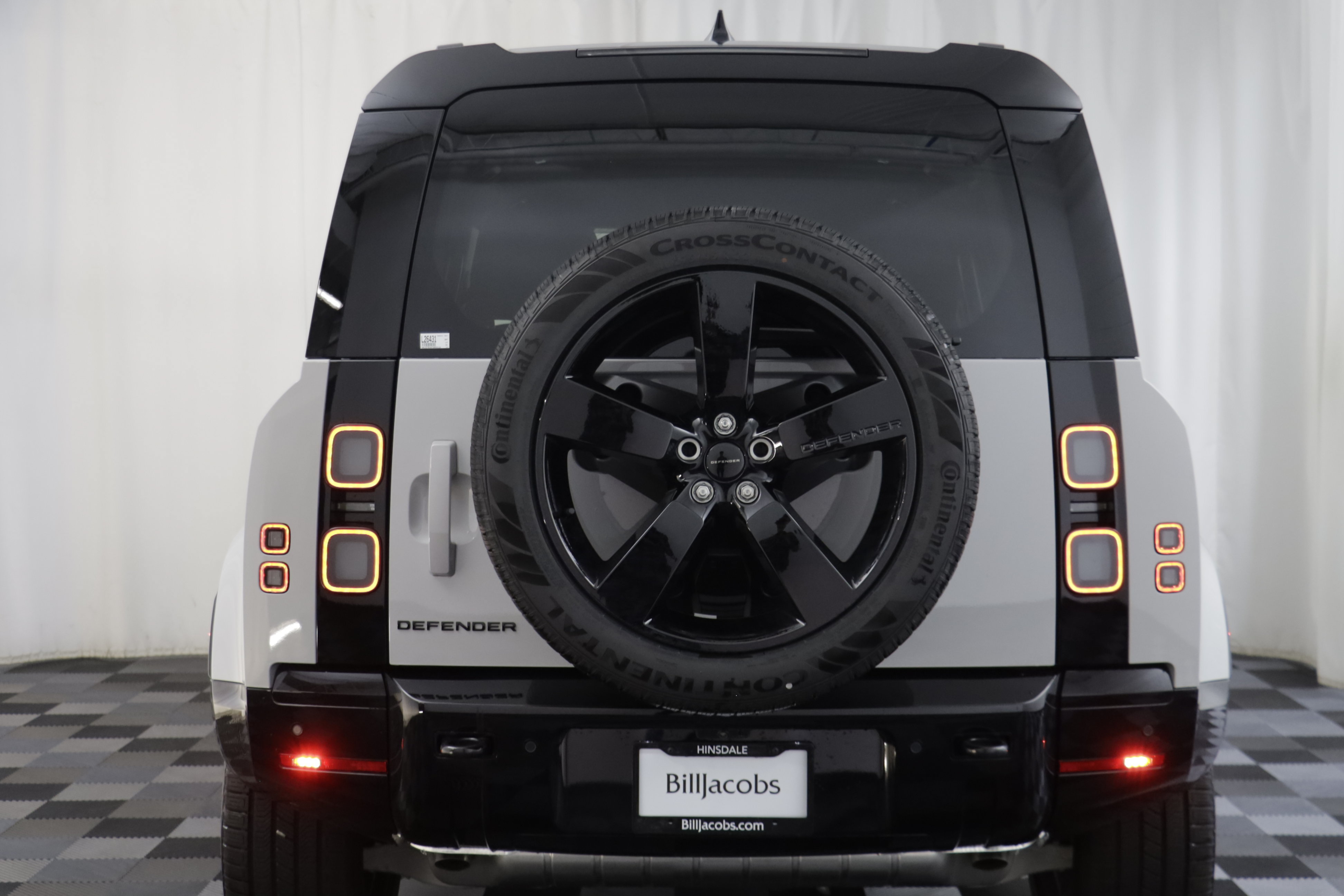 New 2026 Land Rover Defender 110 X-Dynamic SE AWD/4WD image 18