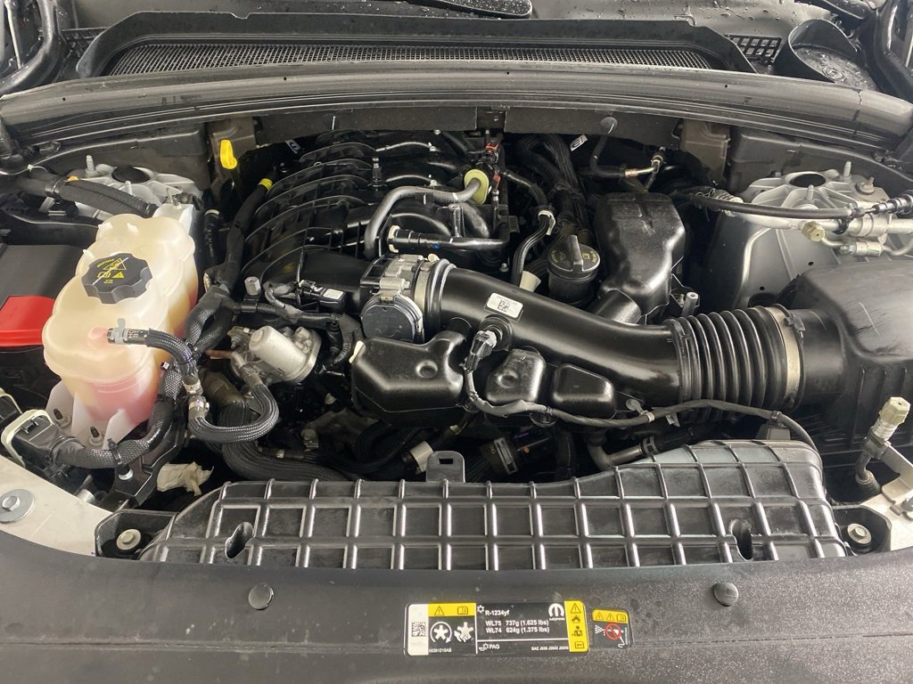 Used 2023 Jeep Grand Cherokee L Laredo image 30