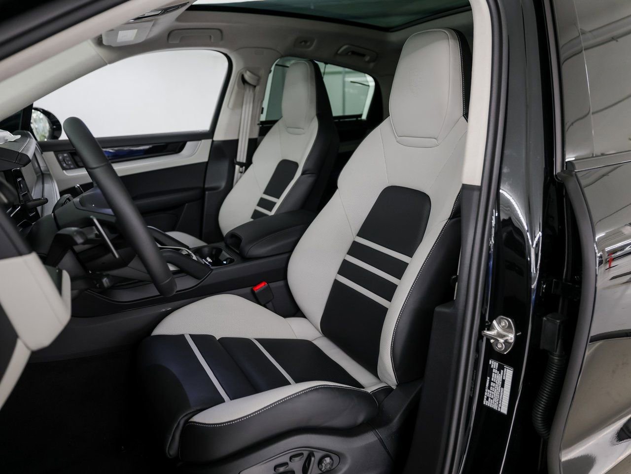New 2026 Porsche Cayenne S image 5