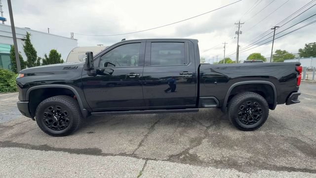 Used 2024 Chevrolet Silverado 2500 LTZ w/ LTZ Plus Package AWD/4WD image 5