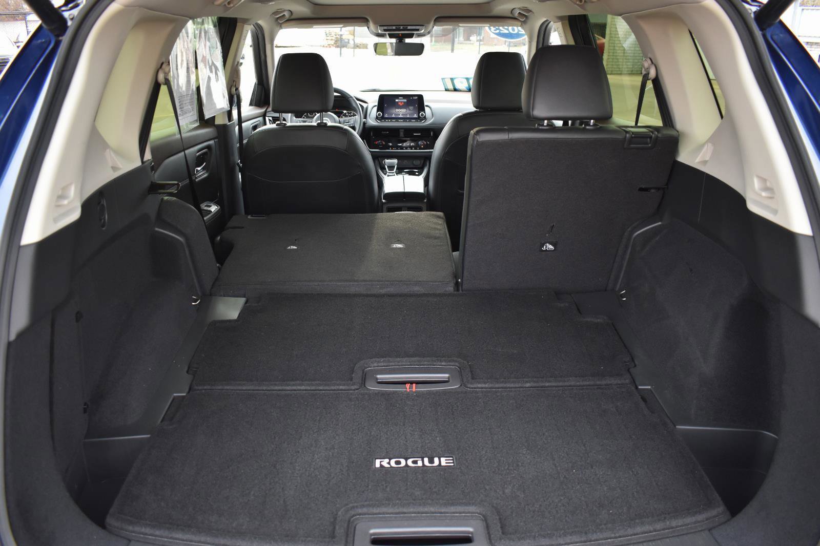 Used 2023 Nissan Rogue SL image 18
