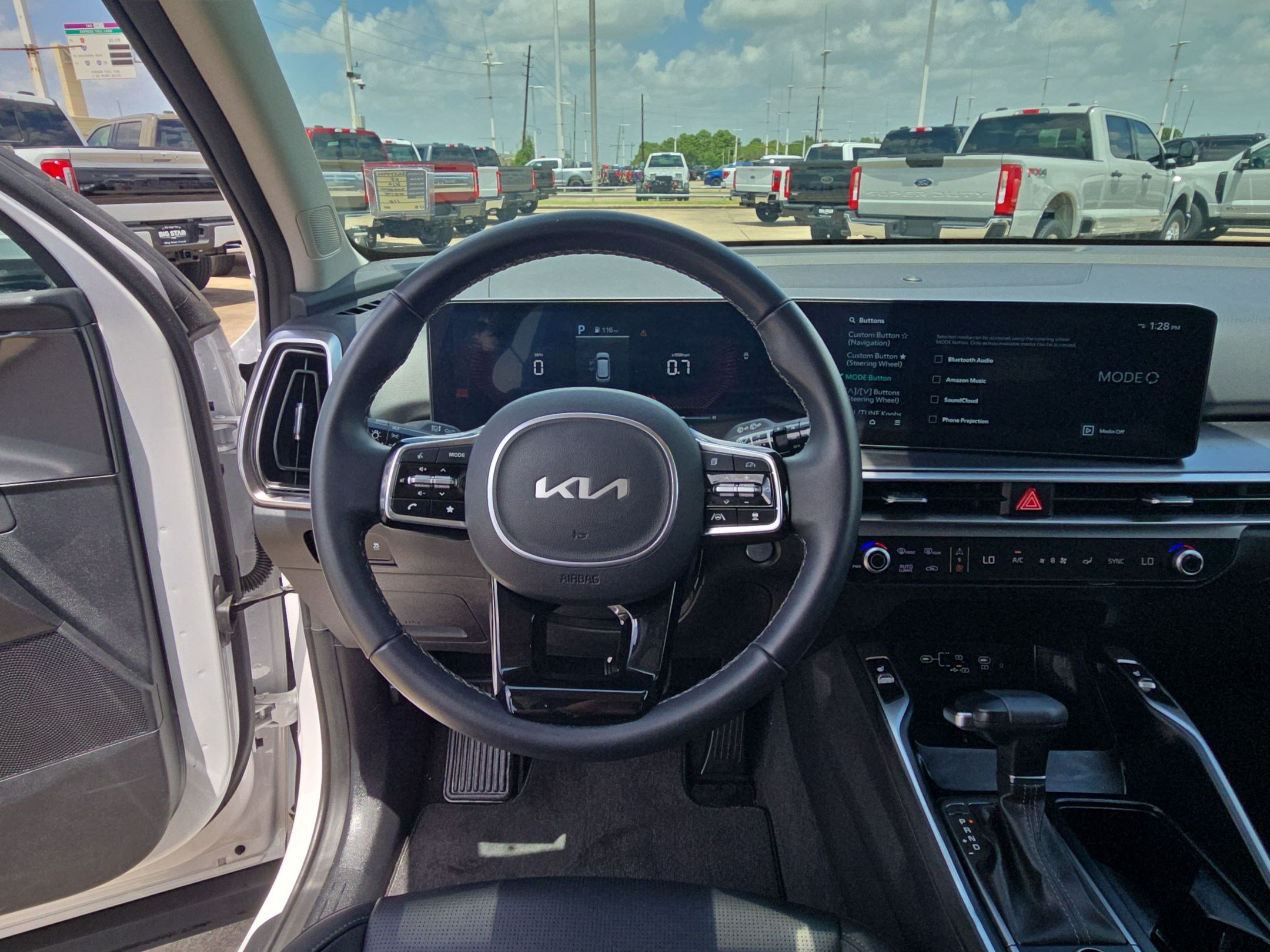 Used 2025 Kia Sorento S FWD image 30