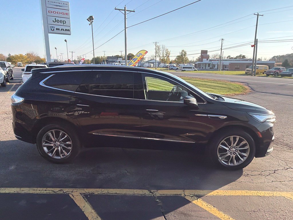 Used 2023 Buick Enclave Avenir w/ Avenir Technology Package AWD/4WD image 11