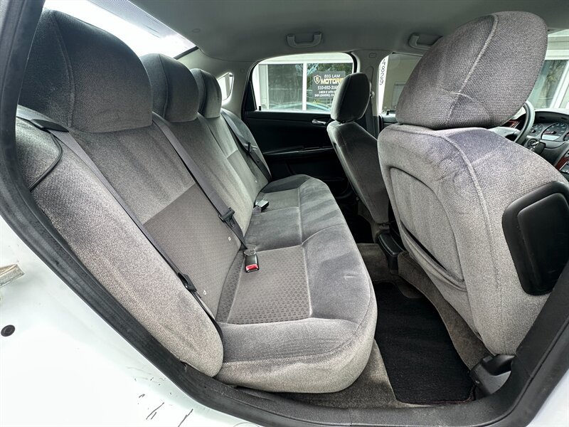 Used 2011 Chevrolet Impala LS FWD image 16