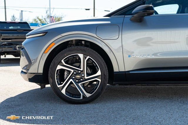 New 2026 Chevrolet Equinox EV LT w/ Convenience Package II FWD image 11