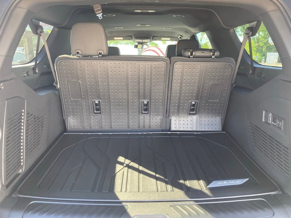 New 2026 Chevrolet Suburban LT w/ Comfort Package AWD/4WD image 19