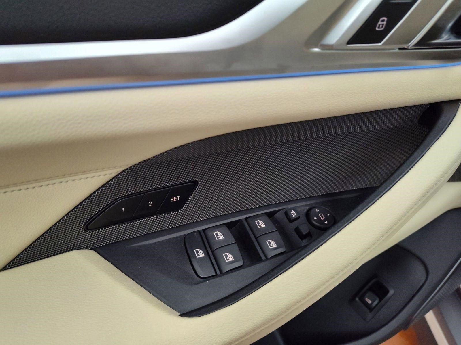 Used 2025 BMW i4 xDrive40i w/ Premium Package image 12