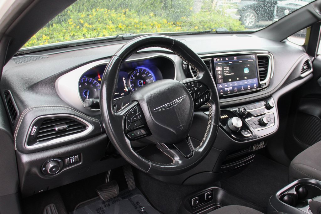 Used 2021 Chrysler Pacifica Touring w/ S Appearance Package image 20