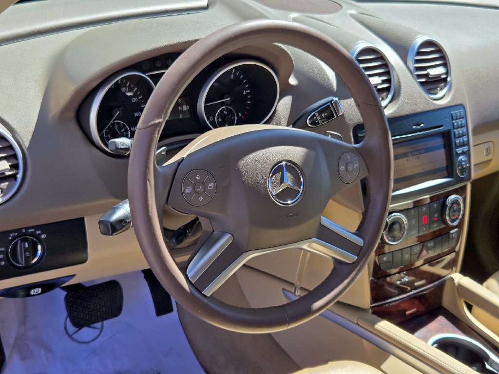 Used 2010 Mercedes-Benz ML 350 BlueTEC 4MATIC image 18