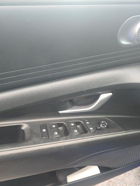Used 2023 Hyundai Elantra SEL FWD image 5
