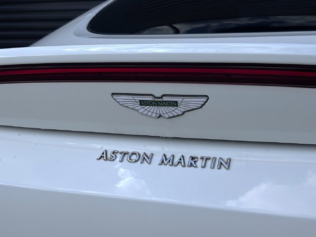 Used 2020 Aston Martin V8 Vantage Coupe RWD image 26