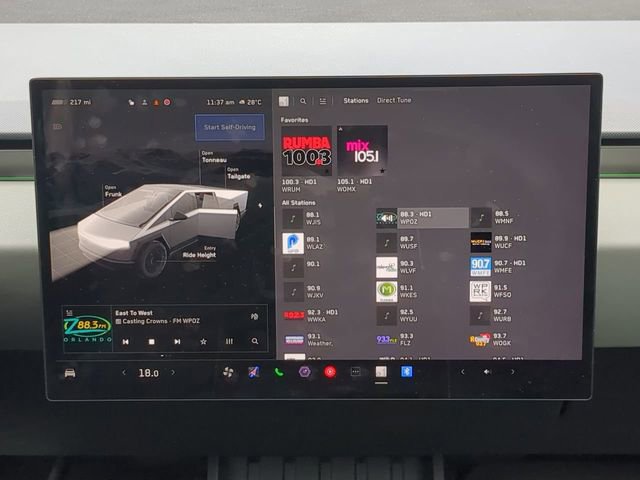 Used 2024 Tesla Cybertruck AWD Crew Cab image 18