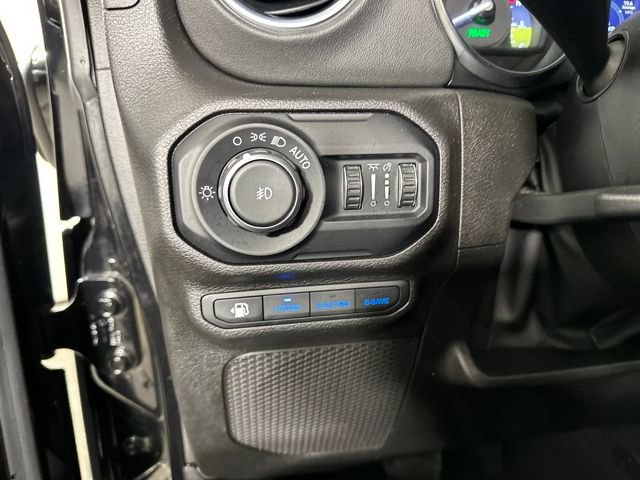 Used 2022 Jeep Wrangler Unlimited Sahara w/ Cold Weather Group image 19