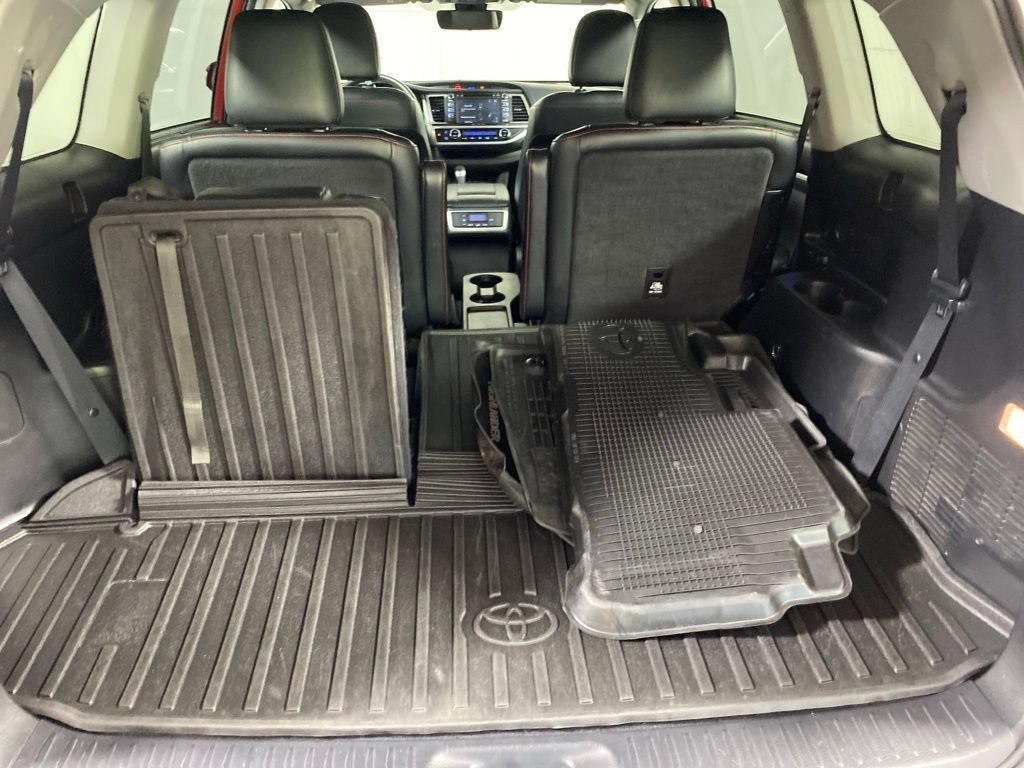 Used 2019 Toyota Highlander SE AWD/4WD image 29