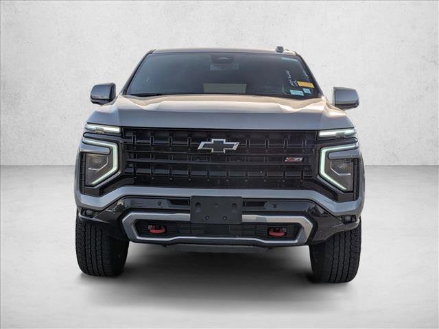 Used 2025 Chevrolet Suburban Z71 image 2
