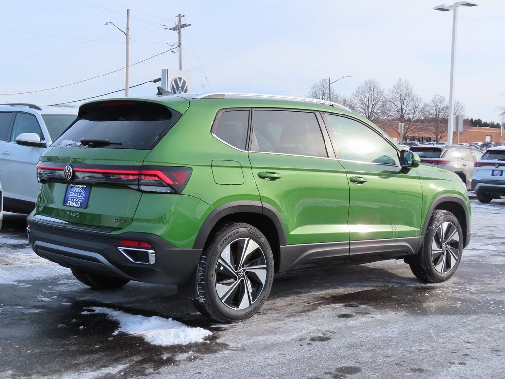 New 2026 Volkswagen Taos SE image 3