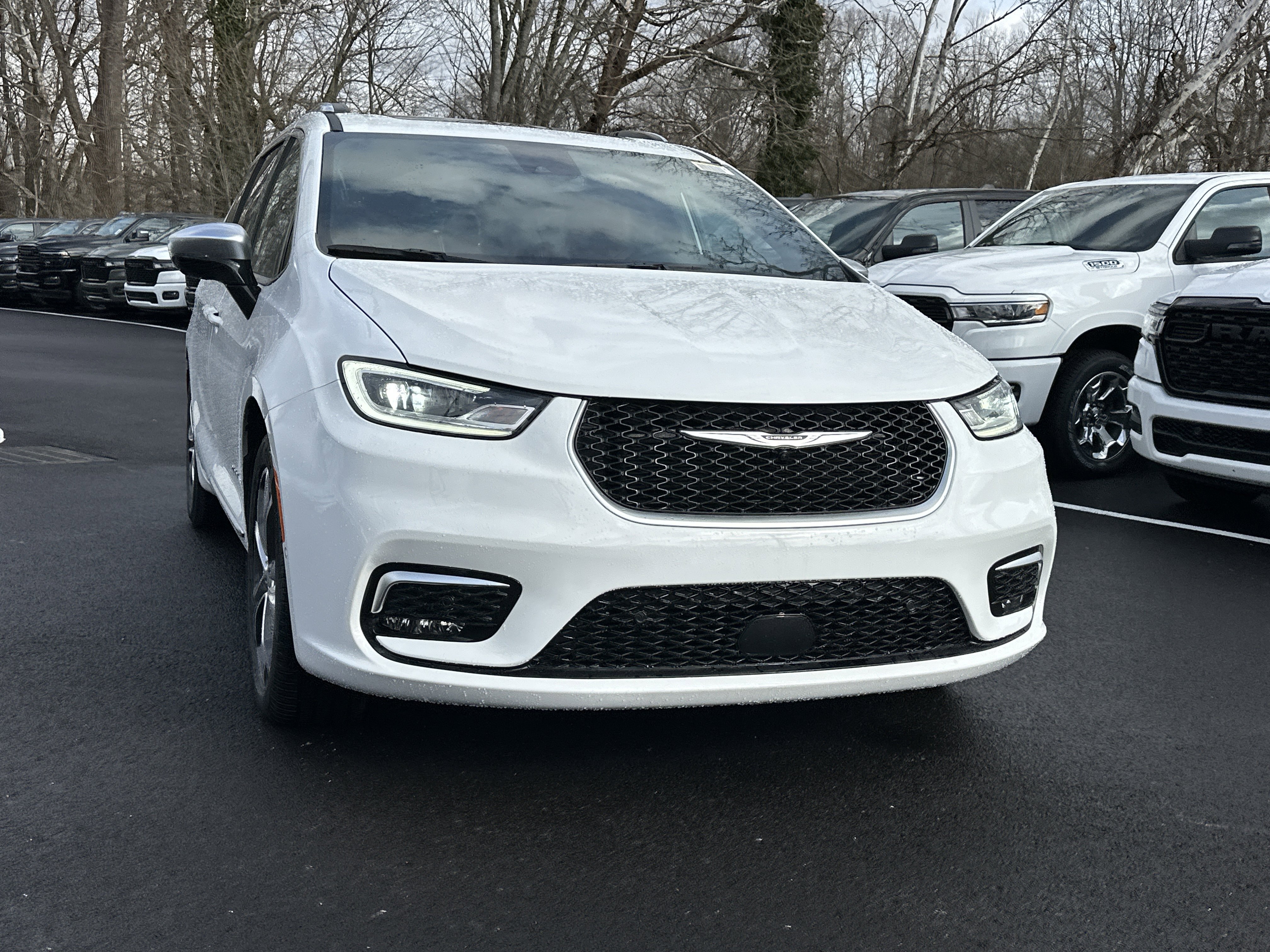 New 2026 Chrysler Pacifica Pinnacle image 21