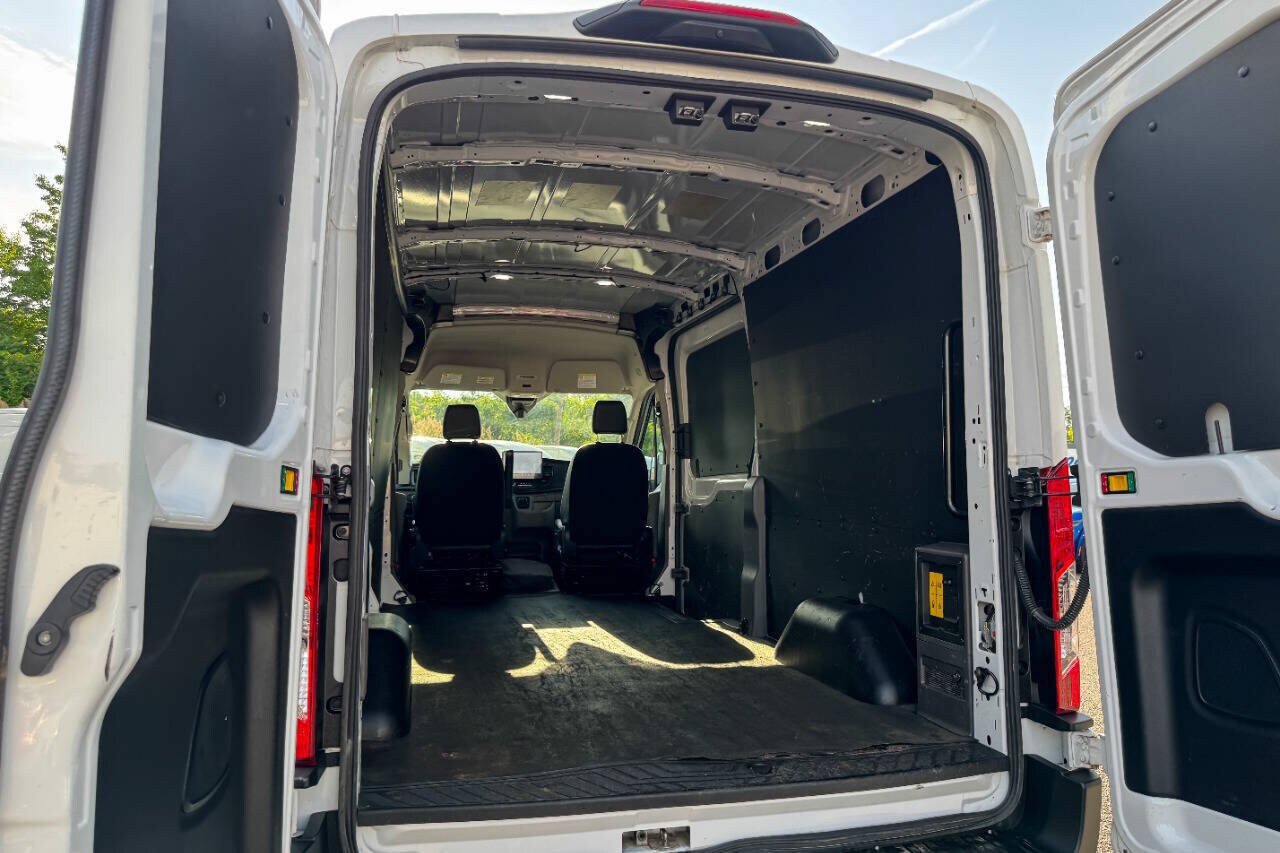 Used 2022 Ford E-Transit Medium Roof w/ Load Area Protection Package RWD image 15