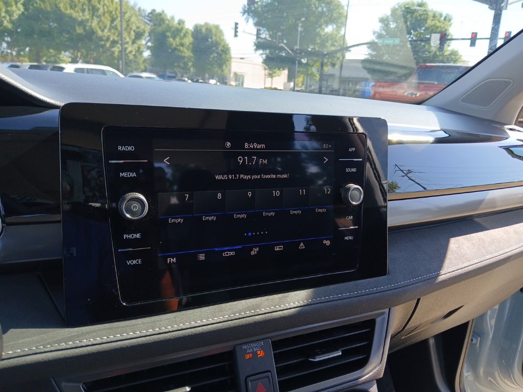 New 2027 Volkswagen Taos SE FWD image 15