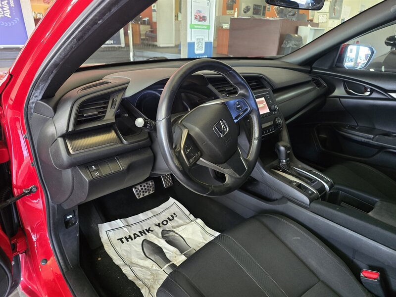 Used 2017 Honda Civic Sport image 6