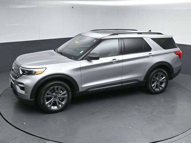 Certified 2021 Ford Explorer XLT w/ Equipment Group 202A AWD/4WD image 49