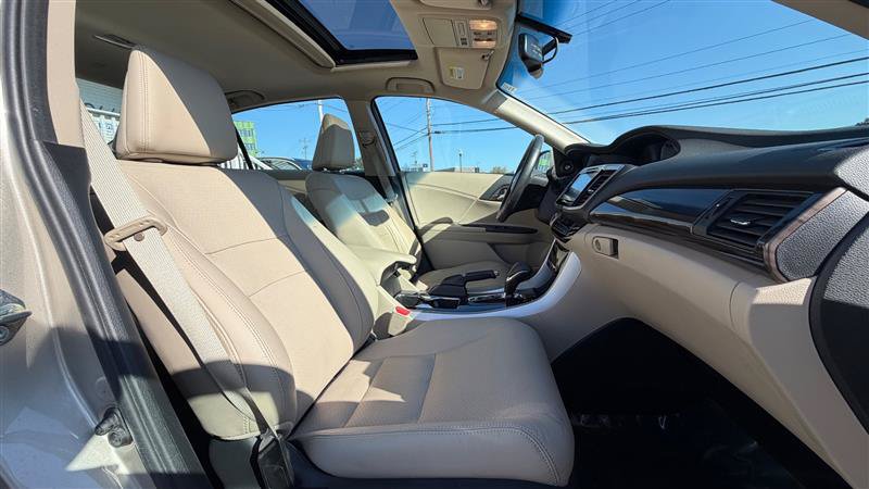 Used 2017 Honda Accord EX-L image 35