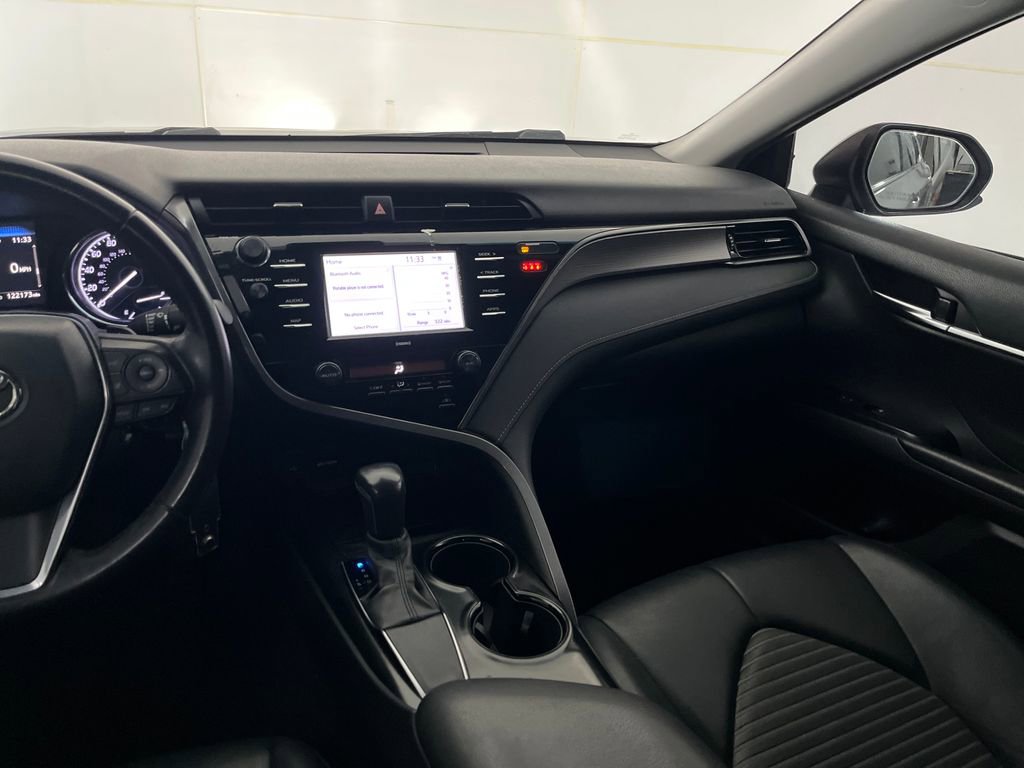 Used 2020 Toyota Camry SE FWD image 32