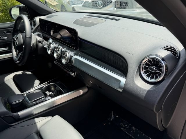 Used 2023 Mercedes-Benz GLB 250 image 18