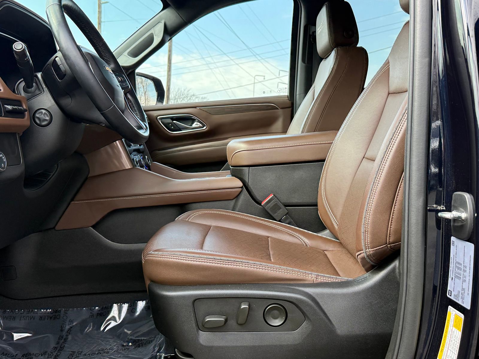 Used 2023 Chevrolet Suburban High Country image 16